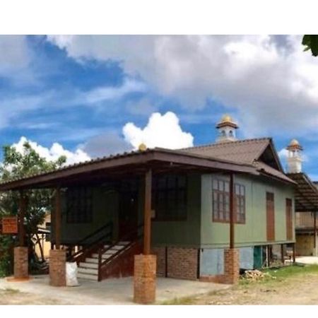 Sarah Guesthouse Kuala Terengganu Esterno foto